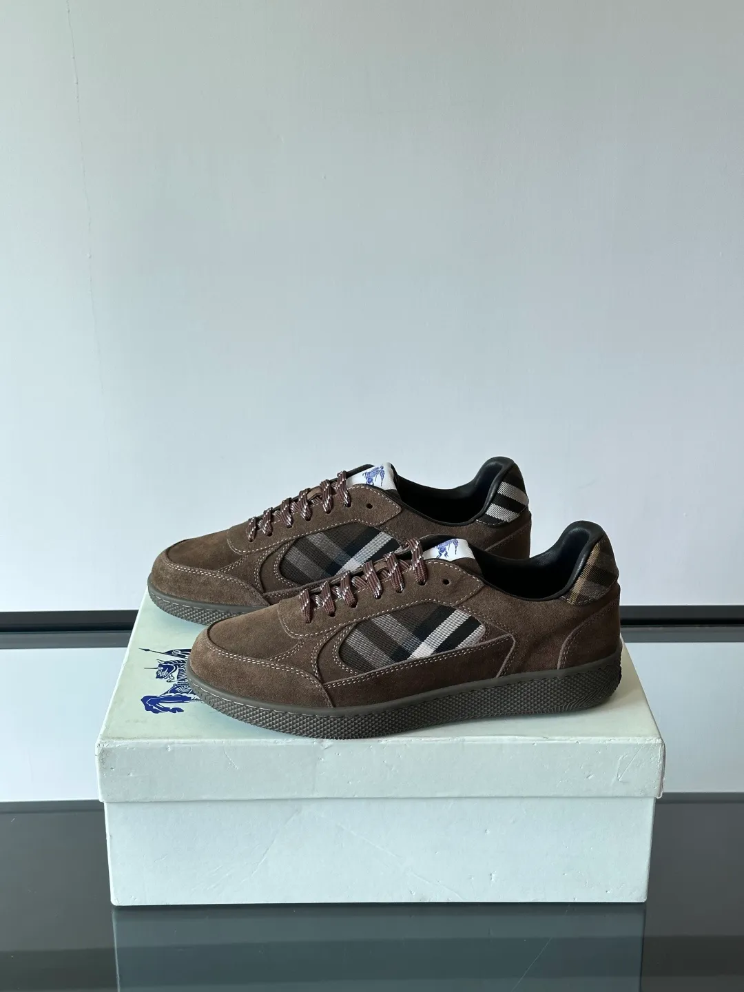 Men's shoes 💰p420 "Burberr＊" men's classic low-top sneakers, reinterpreted with Vintage retro plaid cotton and cowhide materials, decorated with a new brand logo. First-layer sheepskin lining, embossed Burberry lettering logo on the heel, T men's shoes 💰pU original outsole! Code number 38-44 (45 customized)